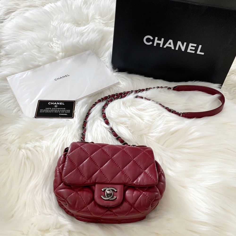 🖤 CHANEL RARE Mini Quilted Crossbody Shoulder Bag